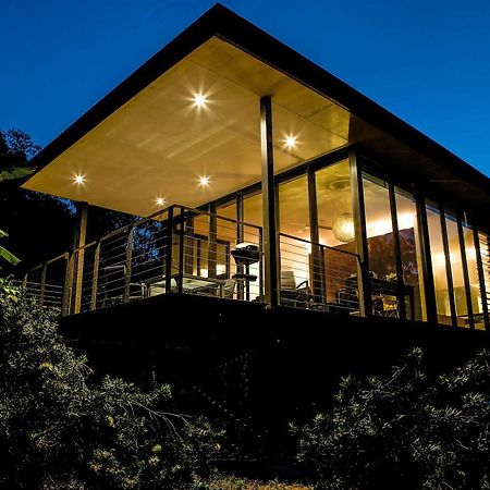 Glass On Glasshouse Glass House Mountains Bagian luar foto