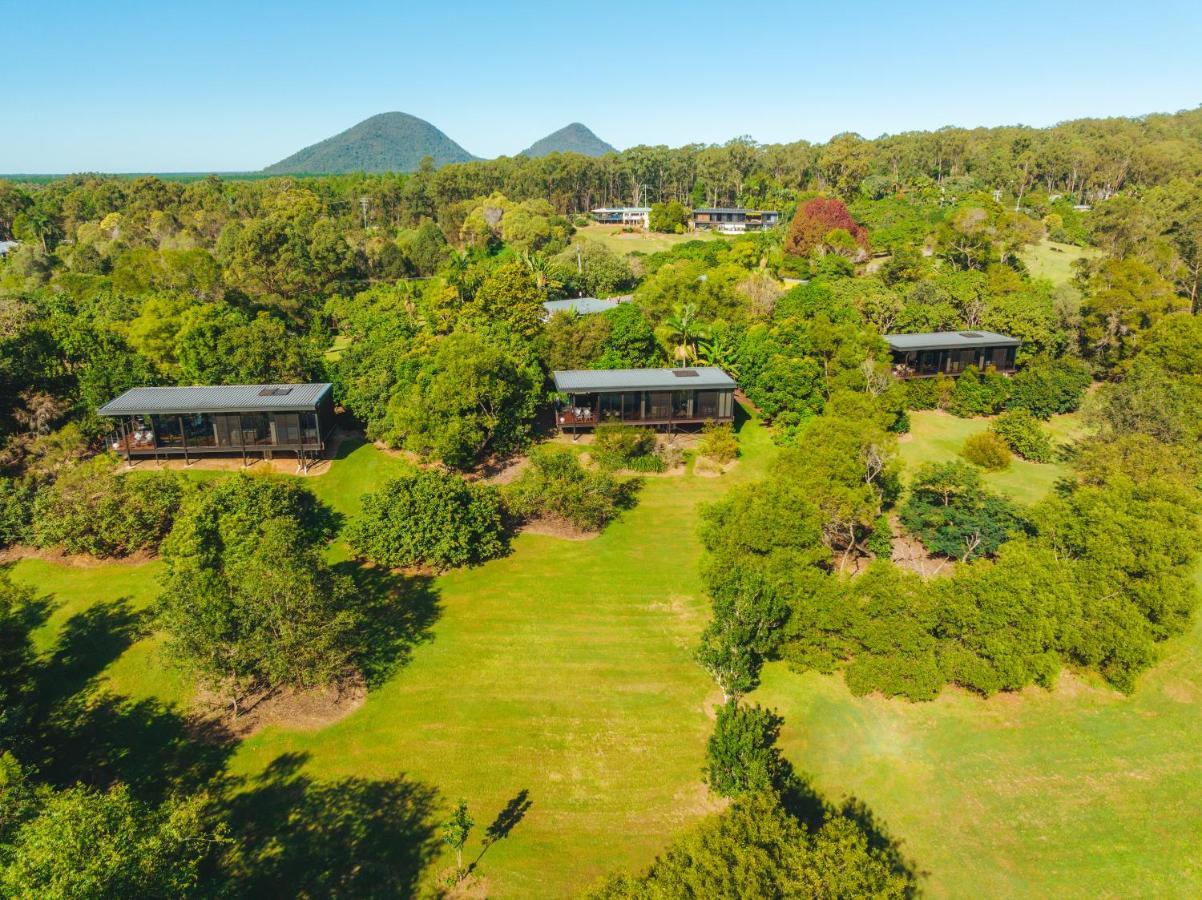 Glass On Glasshouse Glass House Mountains Bagian luar foto