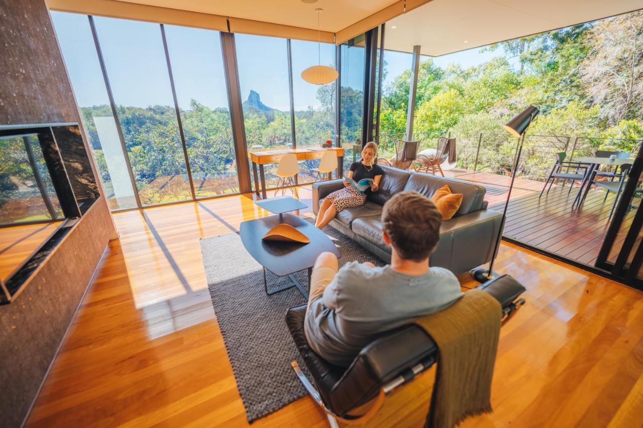 Glass On Glasshouse Glass House Mountains Bagian luar foto