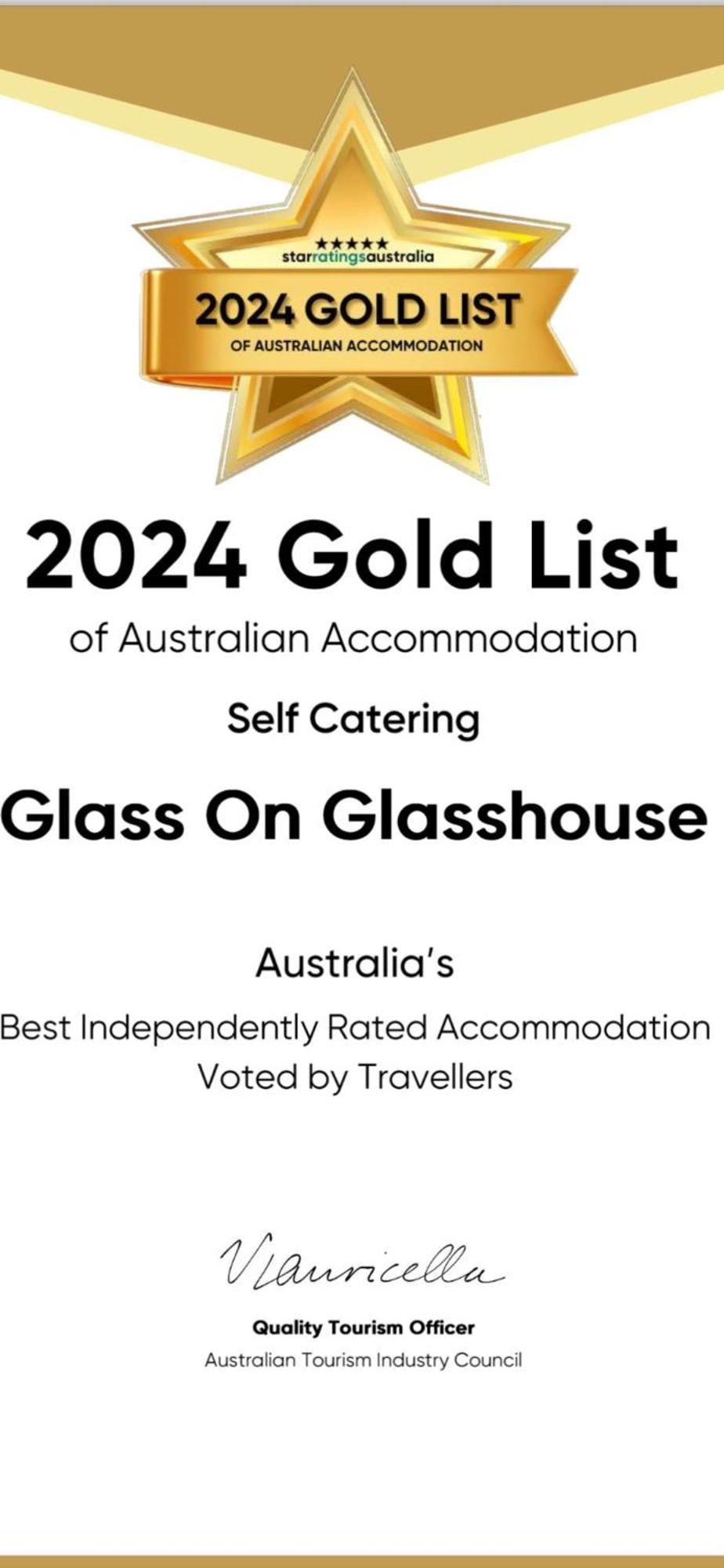Glass On Glasshouse Glass House Mountains Bagian luar foto