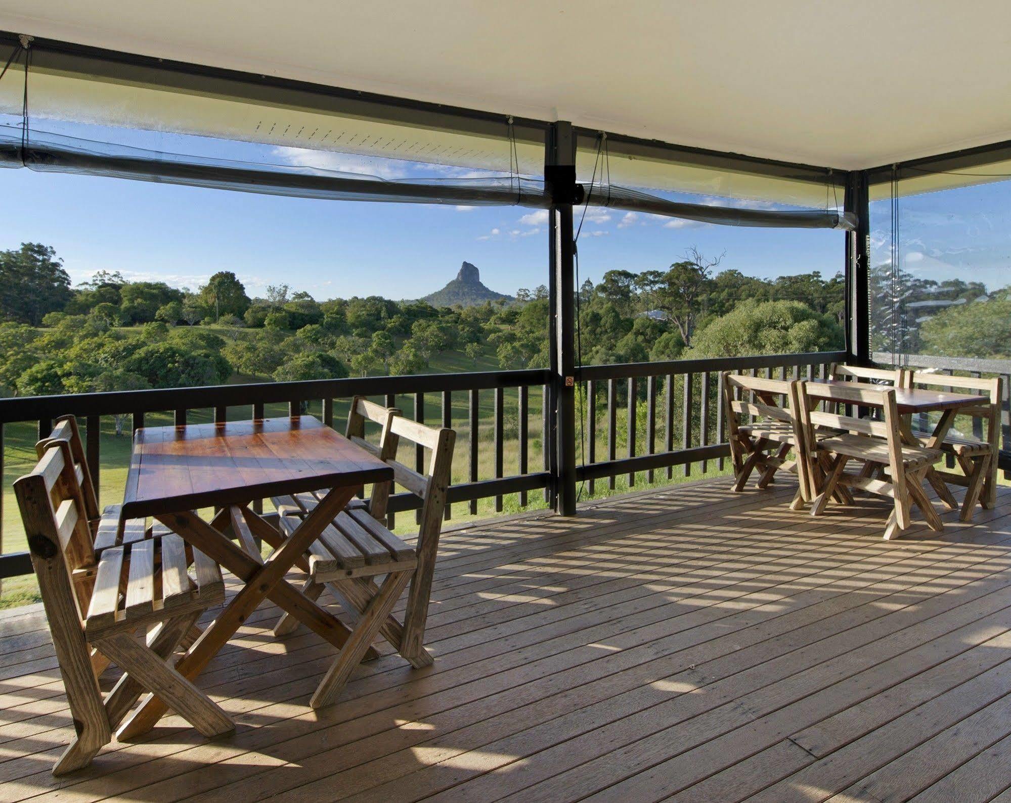 Glass On Glasshouse Glass House Mountains Bagian luar foto