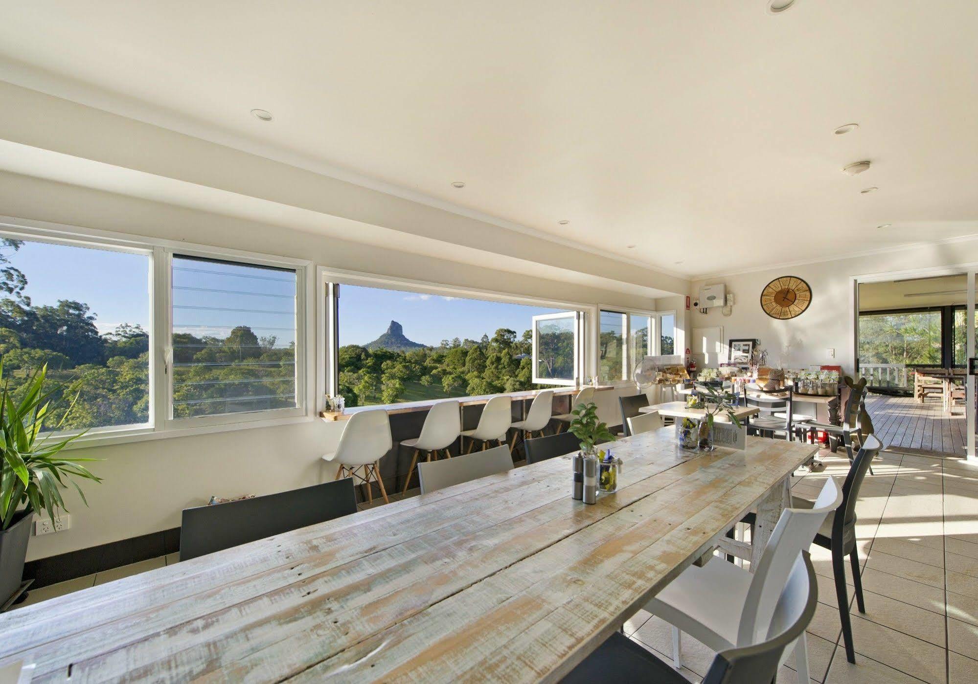 Glass On Glasshouse Glass House Mountains Bagian luar foto