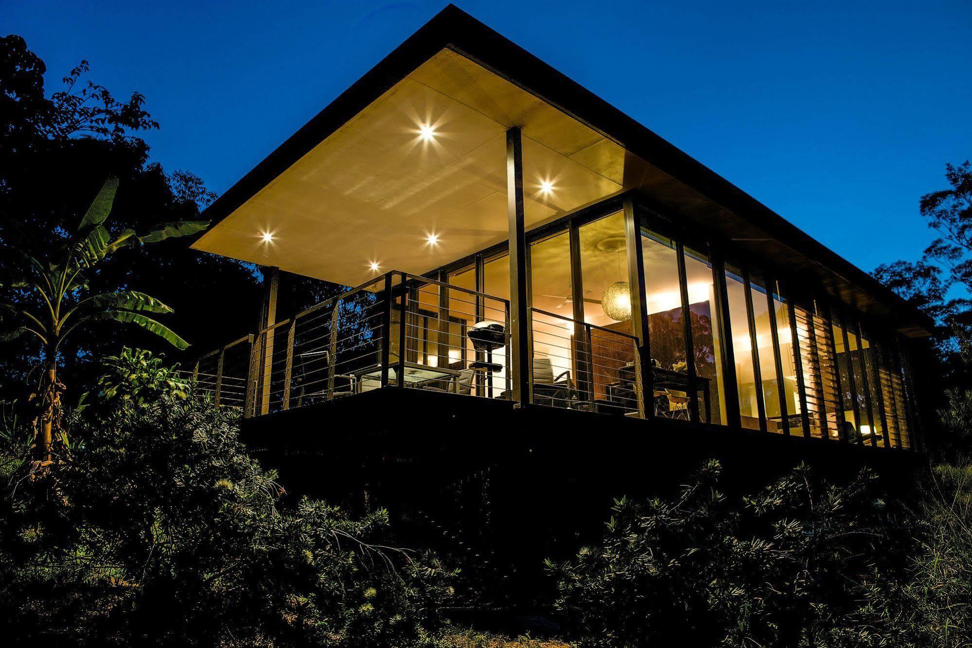Glass On Glasshouse Glass House Mountains Bagian luar foto